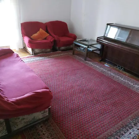 Apartment Spacious Budget Split